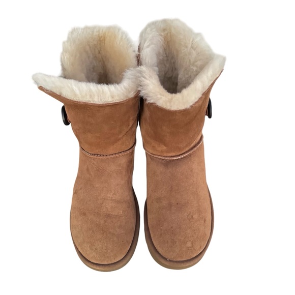 UGG Bailey Button II Sheepskin Lined Shearling Chestnut Suede Boots Women’s 8 - Picture 3 of 16